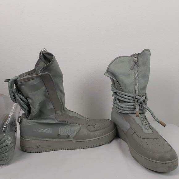 nike boots size 15